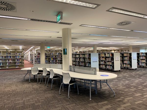 Image of Bathurst Library level 5 collection and study spaces. 